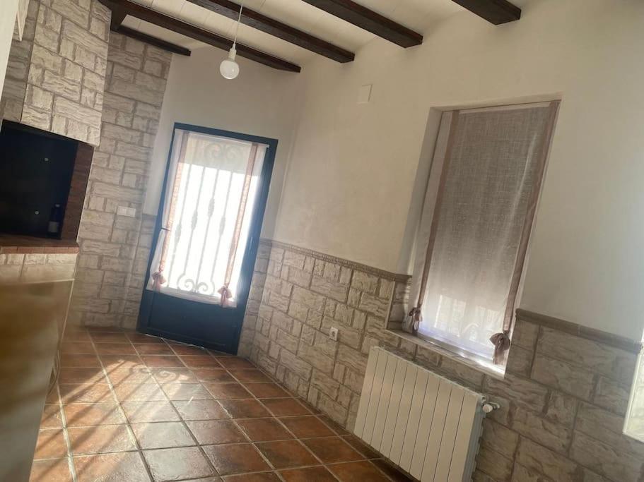 Agradable Casa Con Chimenea Interior Y Barbacoa. Villa Graja de Iniesta Bagian luar foto