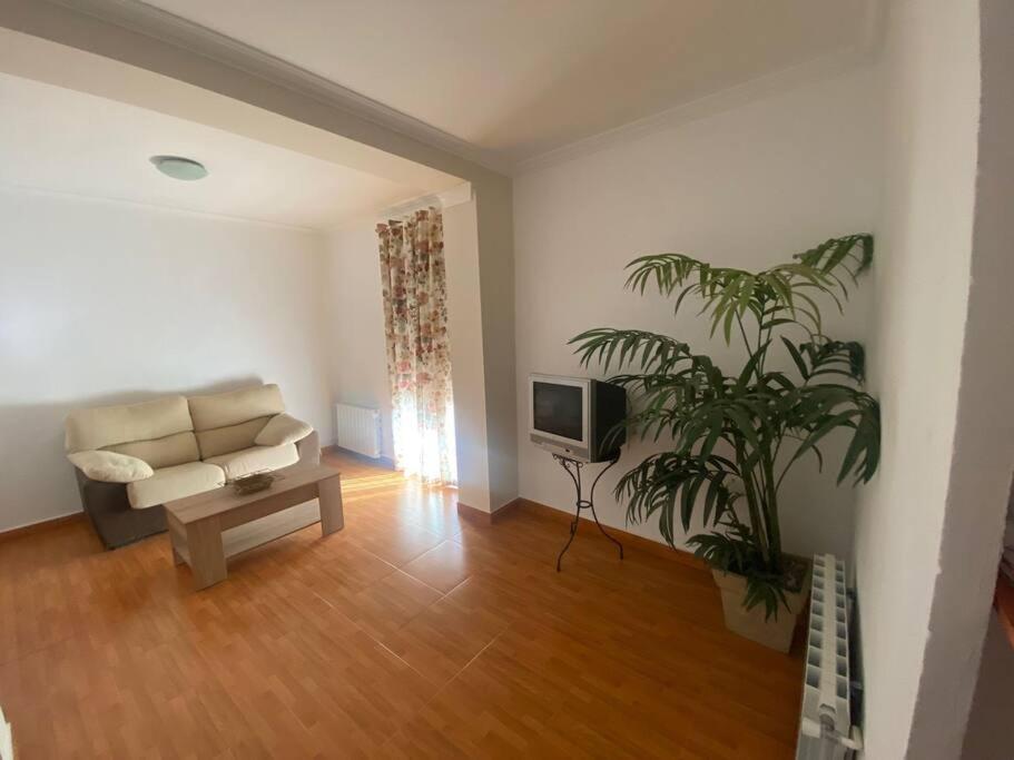 Agradable Casa Con Chimenea Interior Y Barbacoa. Villa Graja de Iniesta Bagian luar foto