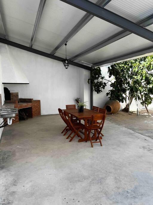 Agradable Casa Con Chimenea Interior Y Barbacoa. Villa Graja de Iniesta Bagian luar foto