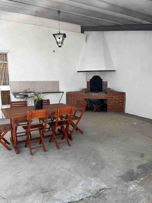 Agradable Casa Con Chimenea Interior Y Barbacoa. Villa Graja de Iniesta Bagian luar foto