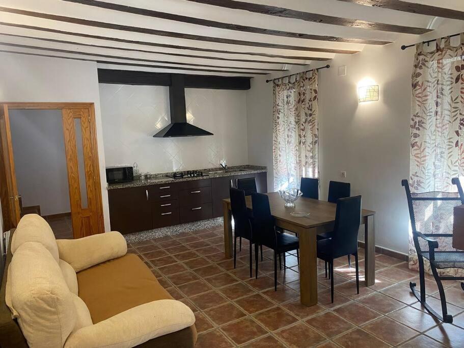 Agradable Casa Con Chimenea Interior Y Barbacoa. Villa Graja de Iniesta Bagian luar foto