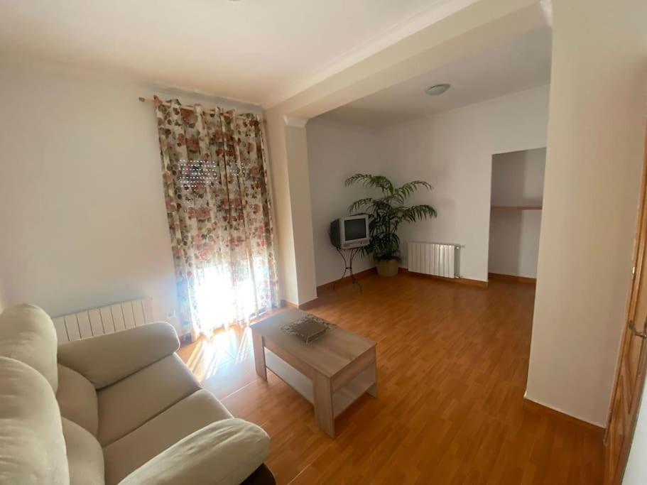 Agradable Casa Con Chimenea Interior Y Barbacoa. Villa Graja de Iniesta Bagian luar foto